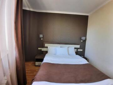 Фото номера Бюджетный двухместный номер с 1 кроватью Отель Cherry Garden Boutique Hotel г. Ехегнадзор 4