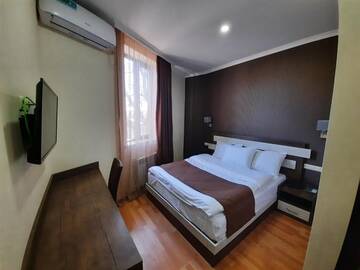 Фото номера Бюджетный двухместный номер с 1 кроватью Отель Cherry Garden Boutique Hotel г. Ехегнадзор 3