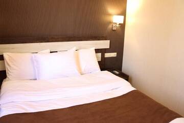 Фото номера Бюджетный двухместный номер с 1 кроватью Отель Cherry Garden Boutique Hotel г. Ехегнадзор 6