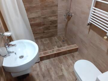 Фото номера Семейный люкс Отель Cherry Garden Boutique Hotel г. Ехегнадзор 2