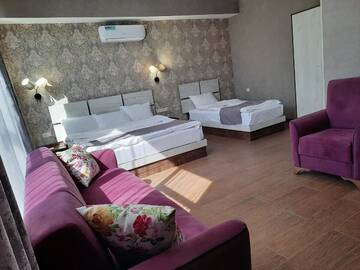 Фото номера Семейный люкс Отель Cherry Garden Boutique Hotel г. Ехегнадзор 3