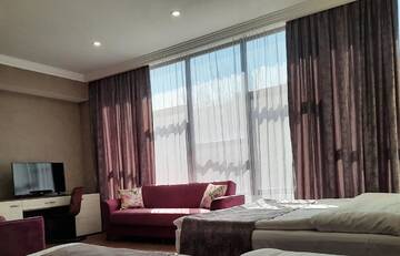 Фото номера Семейный люкс Отель Cherry Garden Boutique Hotel г. Ехегнадзор 7