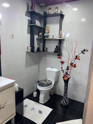 Фото номера Стандартный трехместный номер Гостевой дом Lada Guest House B&amp;B г. Ехегнадзор 13