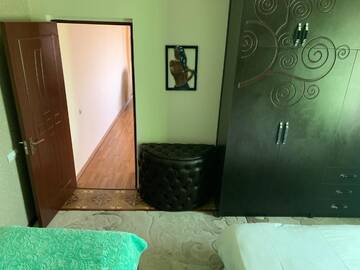 Фото номера Стандартный трехместный номер Гостевой дом Lada Guest House B&amp;B г. Ехегнадзор 8