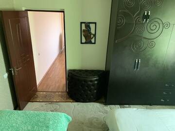 Фото номера Стандартный трехместный номер Гостевой дом Lada Guest House B&amp;B г. Ехегнадзор 5