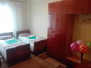 Фото номера Классический трехместный номер Отели типа «постель и завтрак» Karine B&amp;B г. Ехегнадзор 7