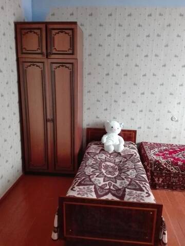 Фото номера Классический трехместный номер Отели типа «постель и завтрак» Karine B&amp;B г. Ехегнадзор 2