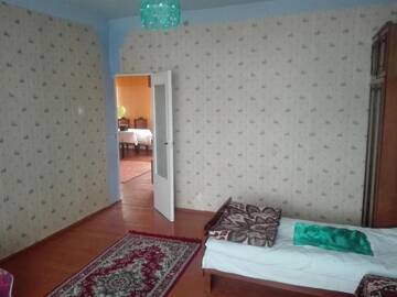 Фото номера Классический трехместный номер Отели типа «постель и завтрак» Karine B&amp;B г. Ехегнадзор 5