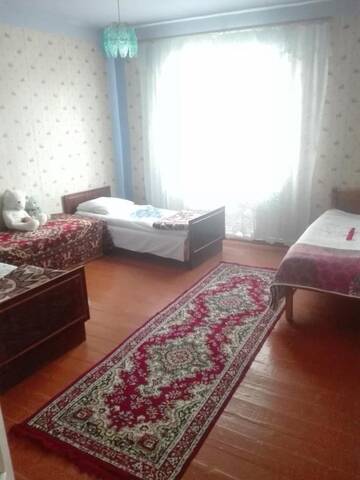 Фото номера Классический трехместный номер Отели типа «постель и завтрак» Karine B&amp;B г. Ехегнадзор 6
